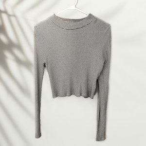 Forever 21 B&W Striped Long Sleeve Crop Top SZ L